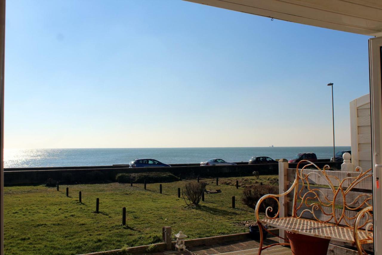 Pebbles Beach House By Air Premier Seaford Kültér fotó