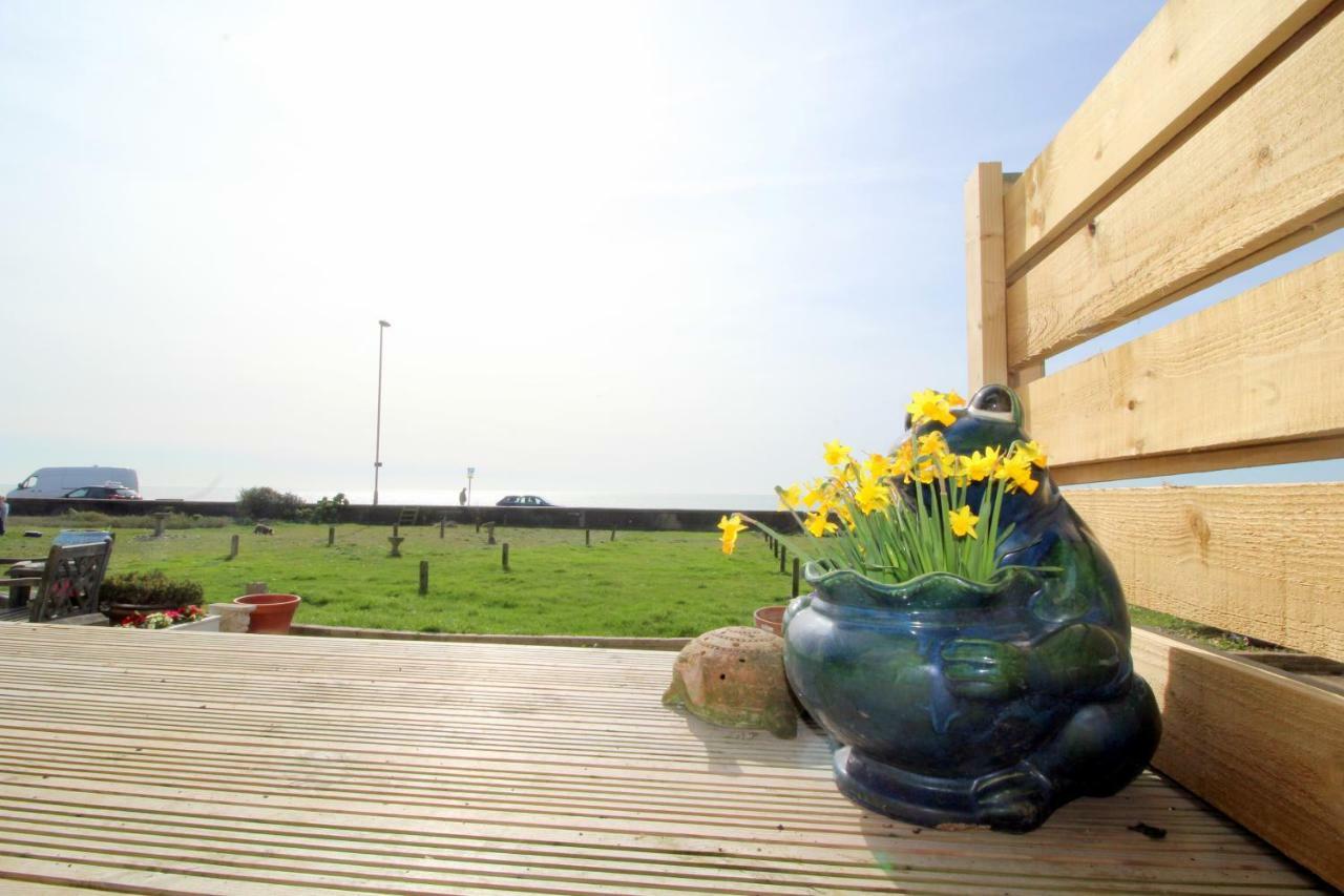 Pebbles Beach House By Air Premier Seaford Kültér fotó
